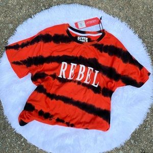 ▪️Red and black 2 tone T-shirt